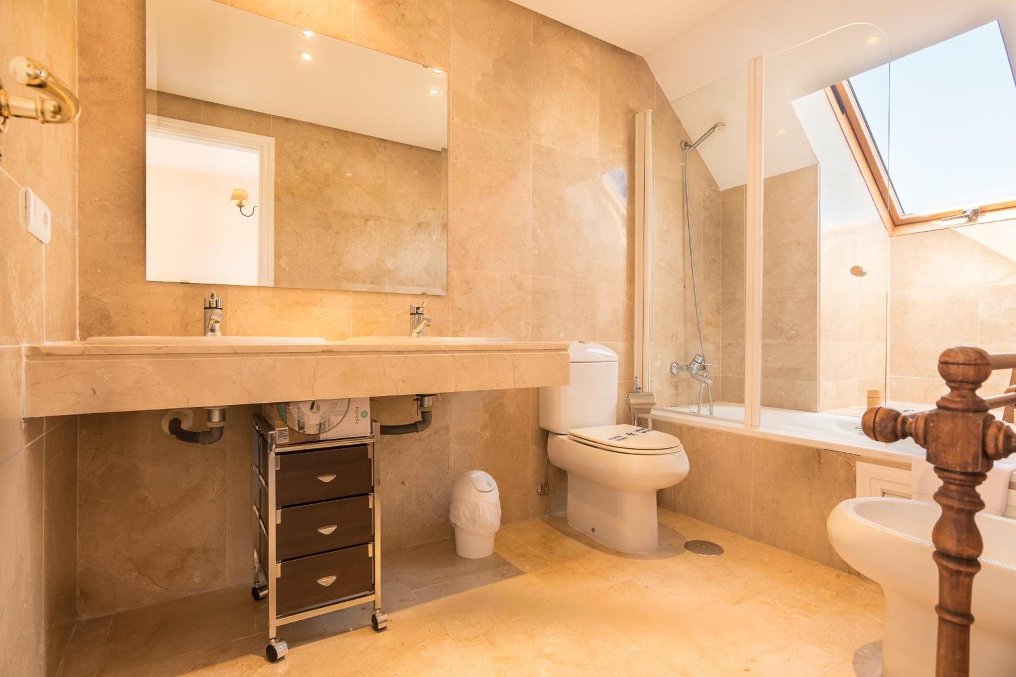2233-Lovely 2 Bedrooms On The Beach, Pool And Port Manilva Kültér fotó